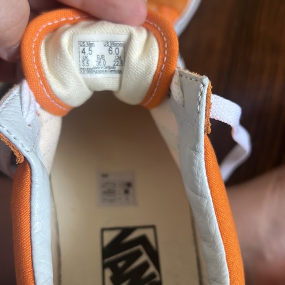 Vans - Picture 4 of 4